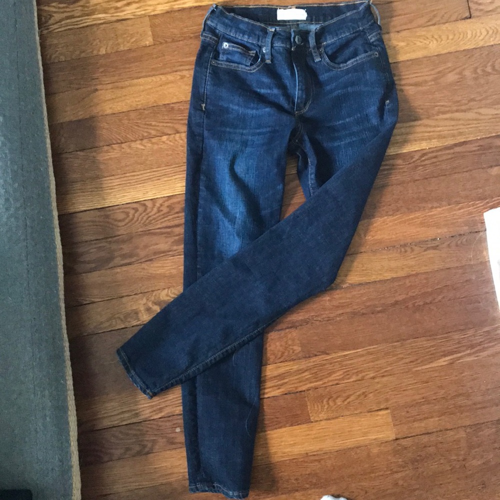 Gap true skinny dark ankle length jeans stretchy